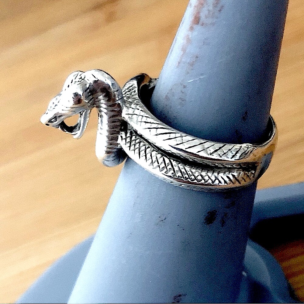 $118 Navajo Signed Designer Estate Ring  Size 8 & 3/4   Copyright SC STERLING